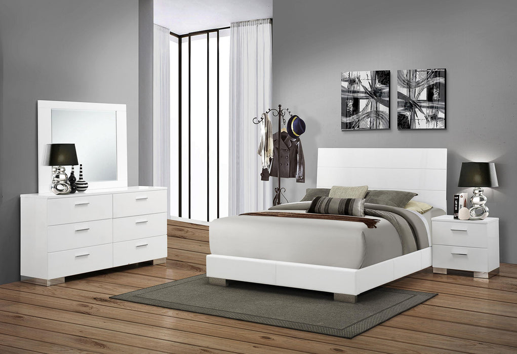 Felicity 4-piece Eastern King Bedroom Set Glossy White image